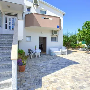 Nena , Krk Town Croazia